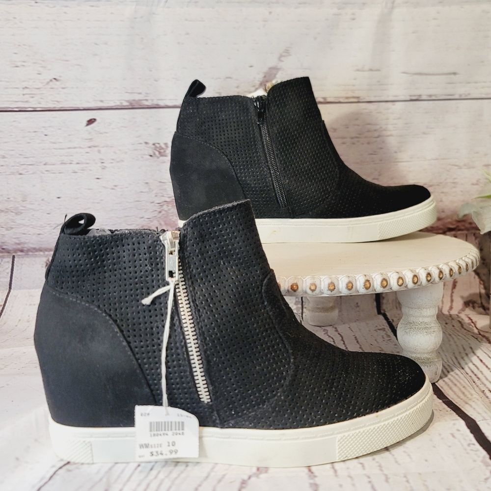 NWT Brash Black Faux Suede Perforated Wedge Ankle Heeled Bootie Sneaker Size 10 - Picture 5 of 13
